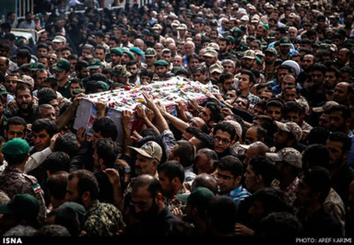 تشییع شهید مدافع حرم/تصاویر