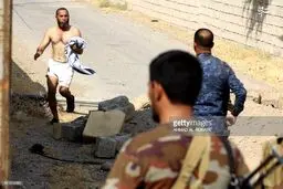 عکس/ لحظه بازداشت داعشی‌ها در تلعفر