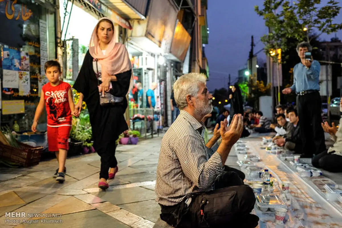 بزرگترین سفره افطار تهران+تصاویر