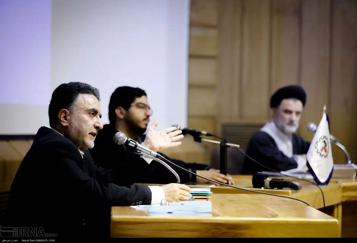 عکس/ مناظره تاجزاده و نبویان در دانشگاه صنعتی شریف