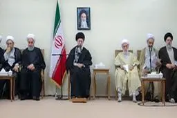 رهبر معظم انقلاب: وقتی فلان کنوانسیون در کشور مورد بحث است، یکدیگر را به همراهی با دشمن متهم نکنید/ مرزبندی با دشمن بسیار لازم است، اما افراد در داخل به بهانه اختلاف‌نظر دشمنی نکنند