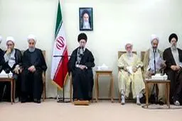 رهبر معظم انقلاب: وقتی فلان کنوانسیون در کشور مورد بحث است، یکدیگر را به همراهی با دشمن متهم نکنید/ مرزبندی با دشمن بسیار لازم است، اما افراد در داخل به بهانه اختلاف‌نظر دشمنی نکنند