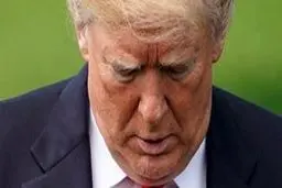 بلومبرگ: ترامپ معافیت همکاری‌های هسته‌ای با ایران را ۶۰ روز تمدید می‌کند / صالحی تحریم می‌شود