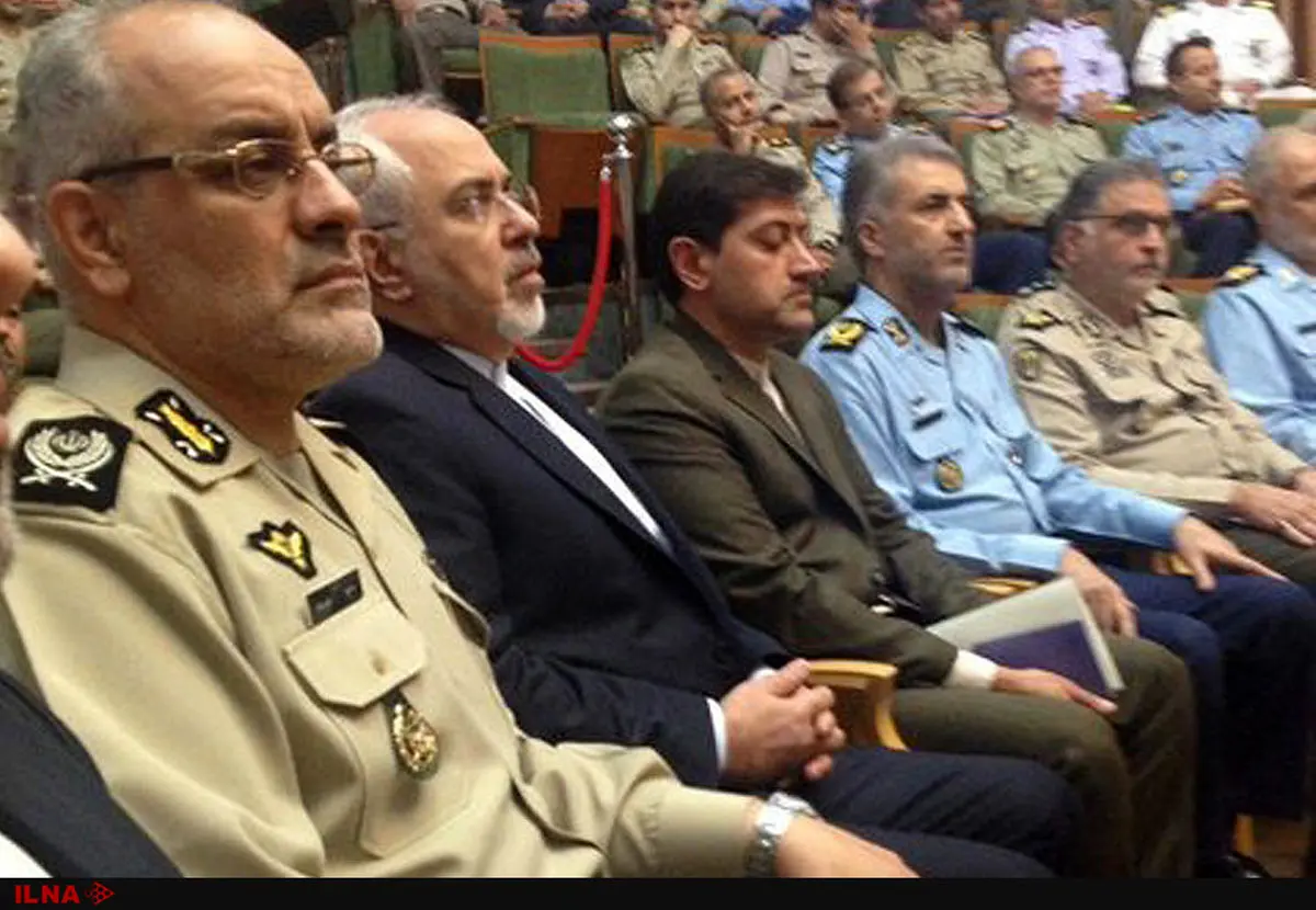 تصویری از حضور ظریف در دانشگاه فرماندهی و ستاد ارتش