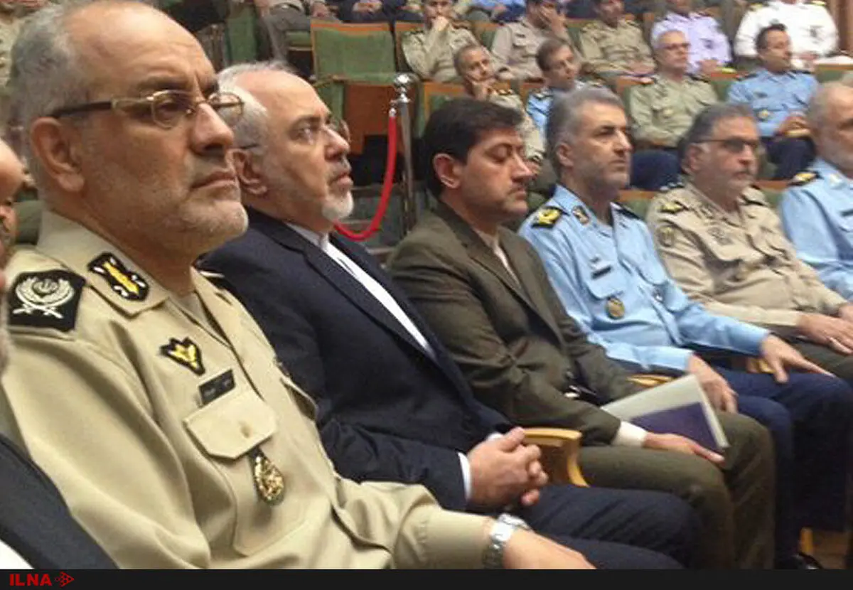 تصویری از حضور ظریف در دانشگاه فرماندهی و ستاد ارتش