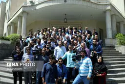 عکس یادگاری حسن روحانی با خبرنگارها در روز استیضاح وزیر کار