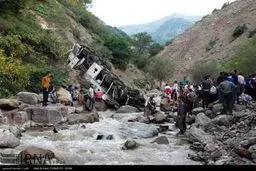 روایتی تصویری از سقوط اتوبوس گردشگران عراقی به دره در منطقه سیاه بیشه