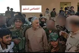 نماز شکر حاج قاسم سلیمانی در مرز عراق و سوریه/تصاویر