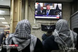 تصویری از فلسطینی ها در حال تماشای سخنرانی مهم ترامپ درباره قدس