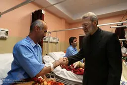 روایت تصویری از عیادت لاریجانی از مصدومان حادثه تروریستی