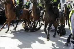 پلیس سوئد هم عصبانی می‌شود+عکس