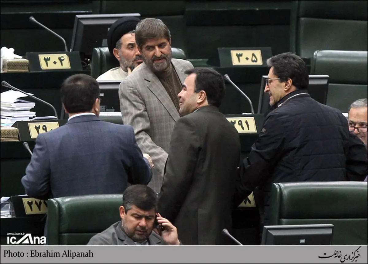 مطهری در جمع نمایندگان مجلس/ عکس