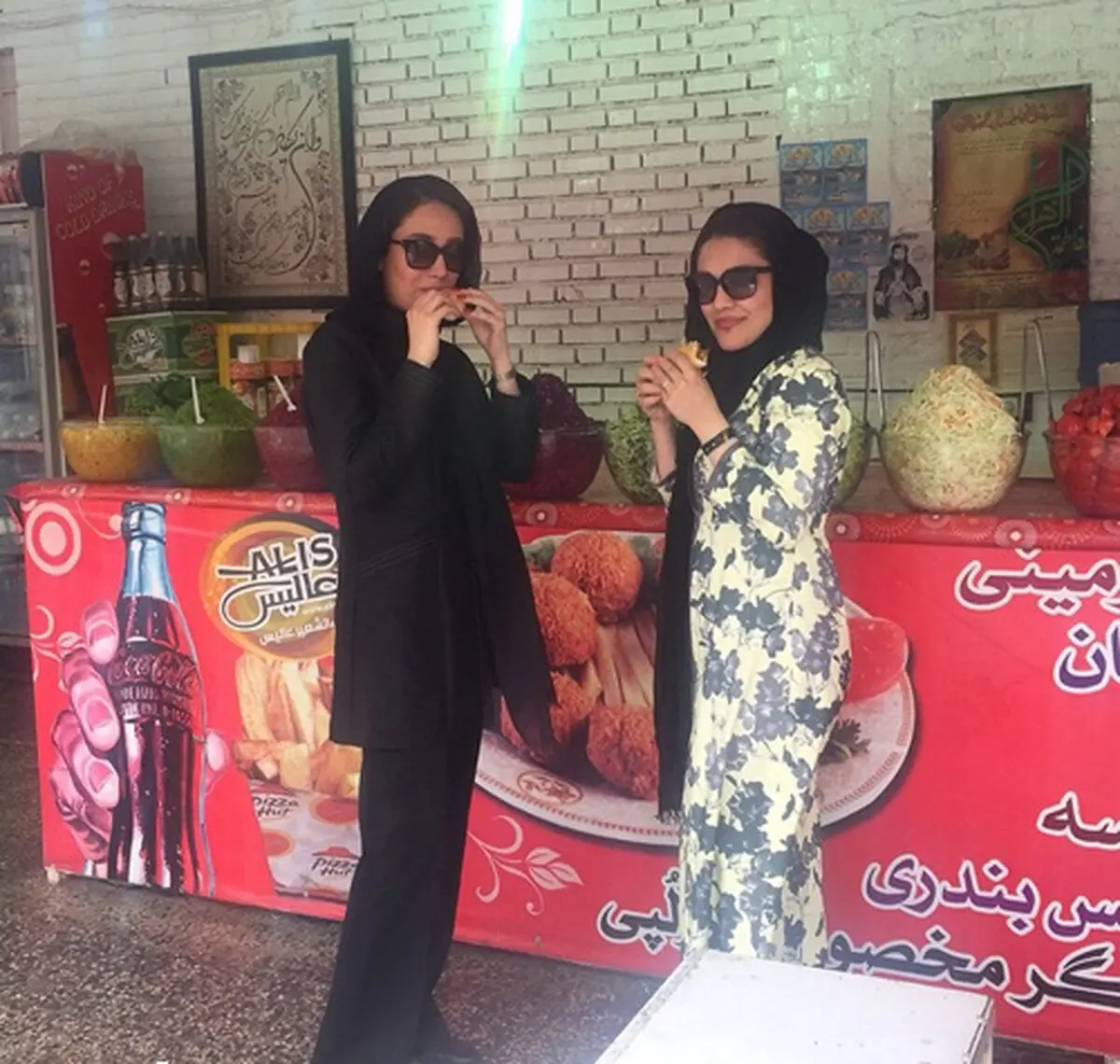 تصویر دیدنی از خانم بازیگر در فلافلی