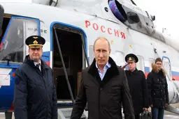 عکس/ هلیکوپتر و خودروی پوتین