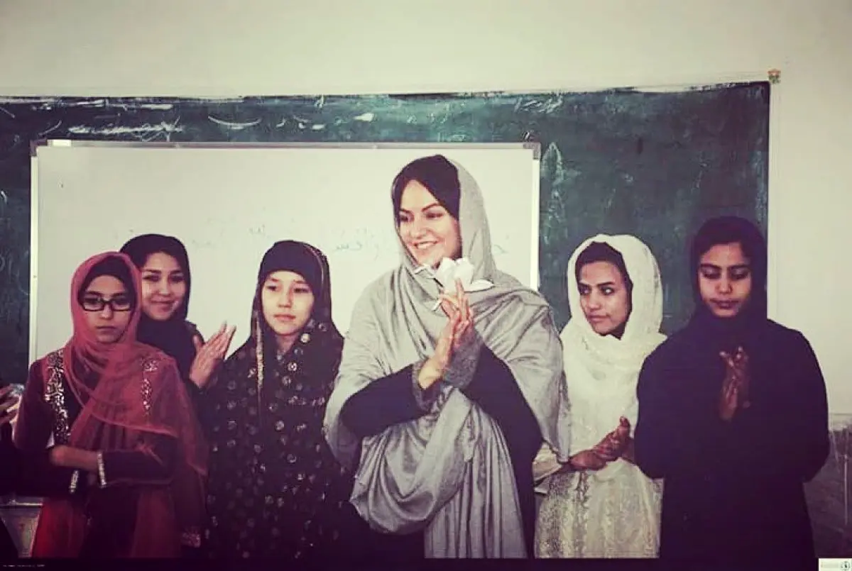 مهناز افشار در ميان كودكان افغان + عكس