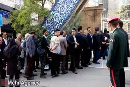 صف متقاضیان ثبت نام در انتخابات ریاست جمهوری/عکس