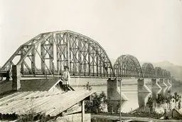 تصاویر/ ماجرای عجیب شبح دختر در تصاویر تاریخی!