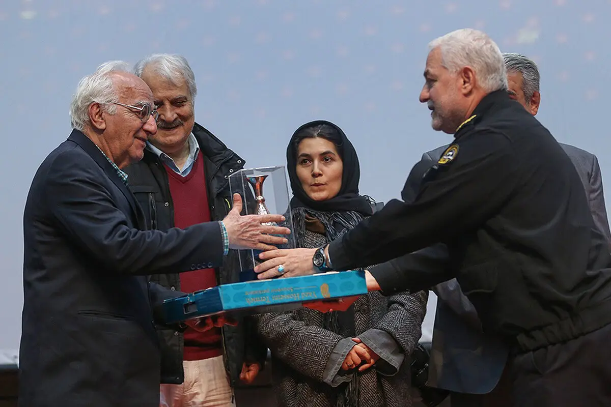 تصاویر / تقدیر پلیس راهور از هنرمندان