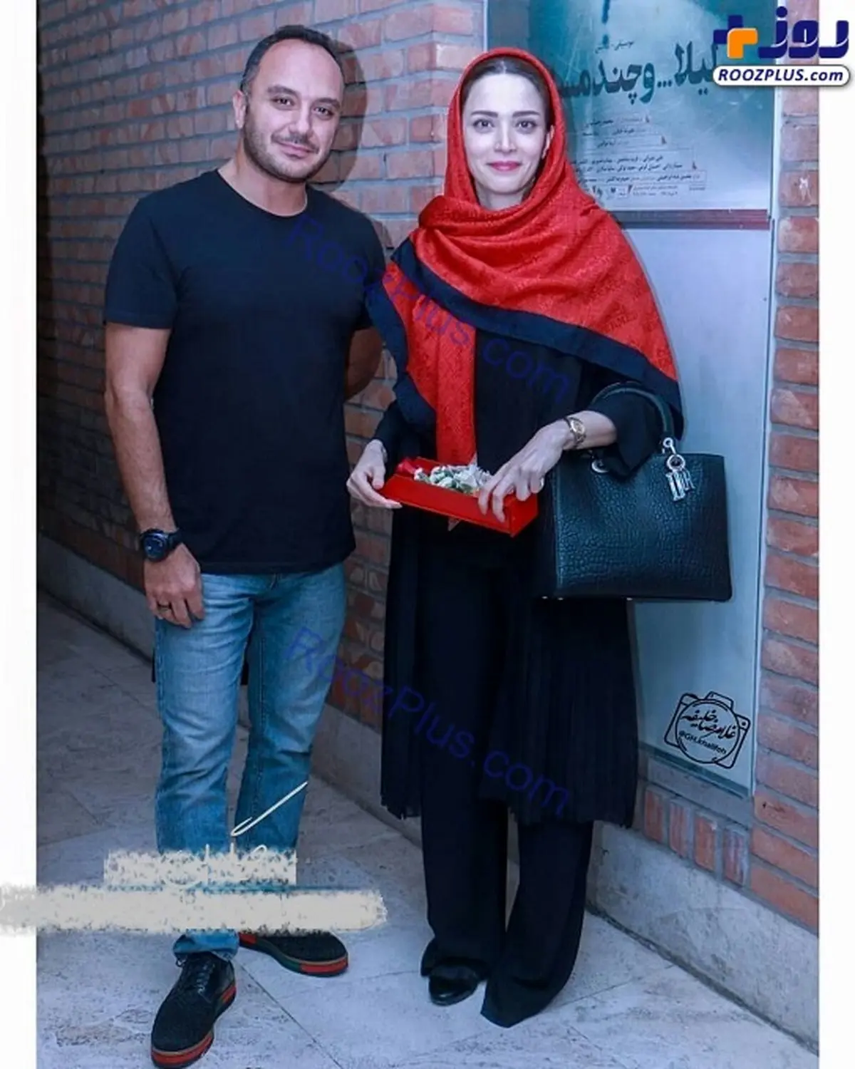 تیپ قرمز بهنوش طباطبایی در کنار مجری معروف+عکس