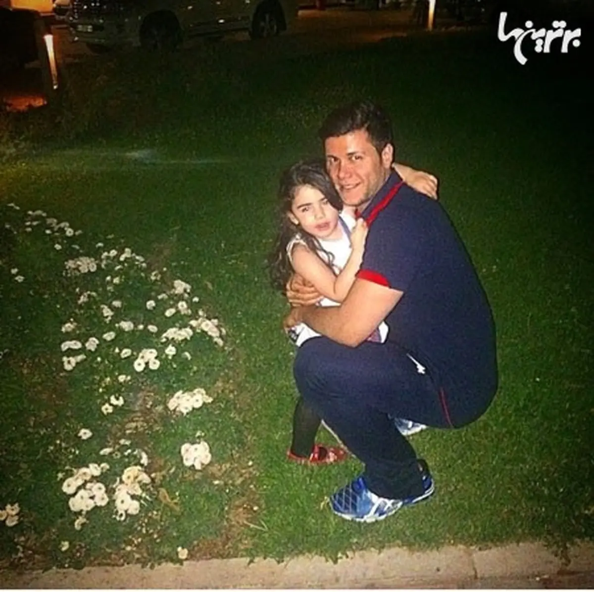 مهدی مهدوی و دخترش در هتل اقامت تیم ملی والیبال/عکس