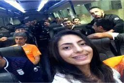 عکسی که یک هوادار از داخل اتوبوس تیم ملی گرفت
