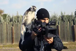 وقتی فیلمبردار و دستیارش خودمانی می شوند!