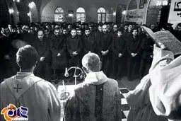 عکسی کم‌نظیر از یک مراسم مذهبی