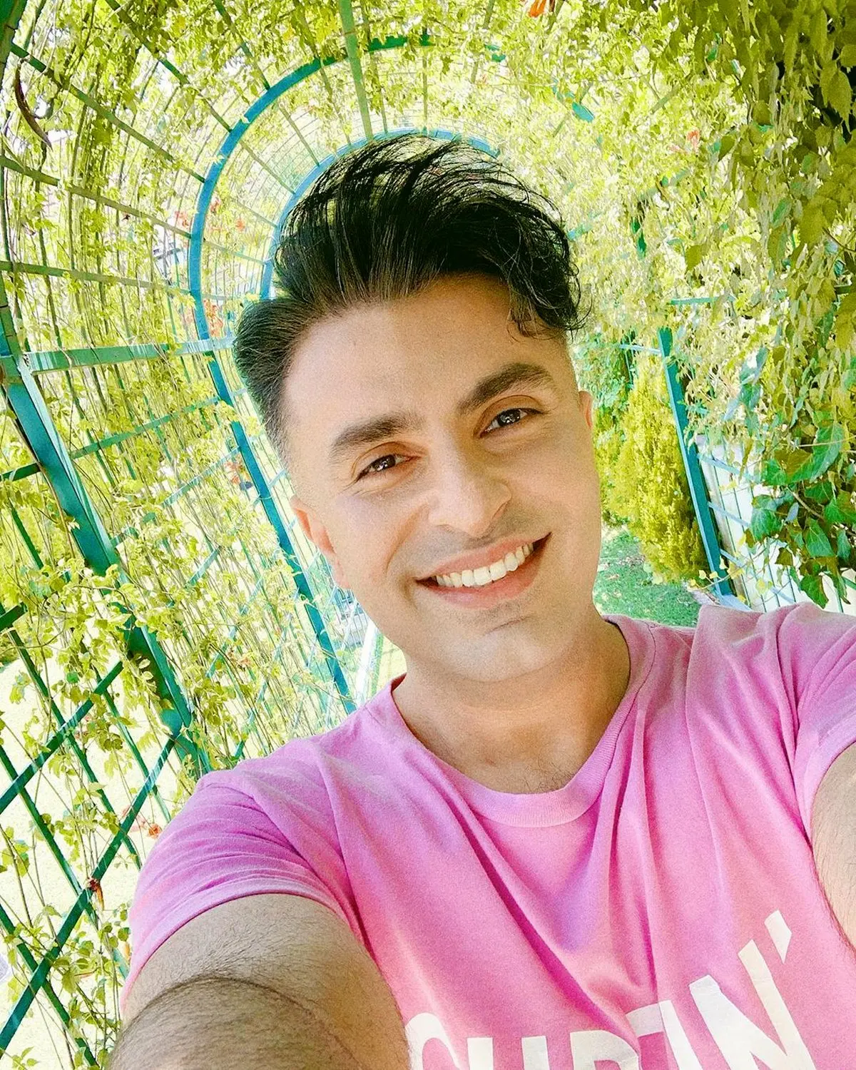 سلفی خوش حس و حال علیرضا طلیسچی + عکس