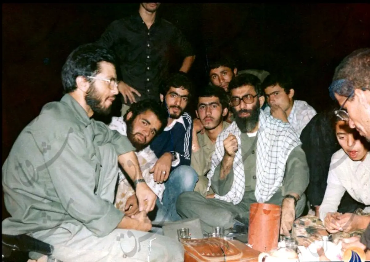 عکس کمتر دیده شده از مقام معظم رهبری در جبهه خوزستان