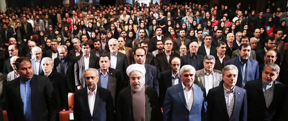 روحانی در جمع دانشجویان دانشگاه تهران/عکس