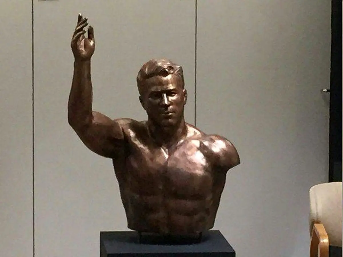 تندیس جهان پهلوان تختی در آمریکا/عکس