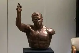 تندیس جهان پهلوان تختی در آمریکا/عکس