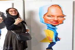 تصویر مهناز افشار کنار کاریکاتورش!