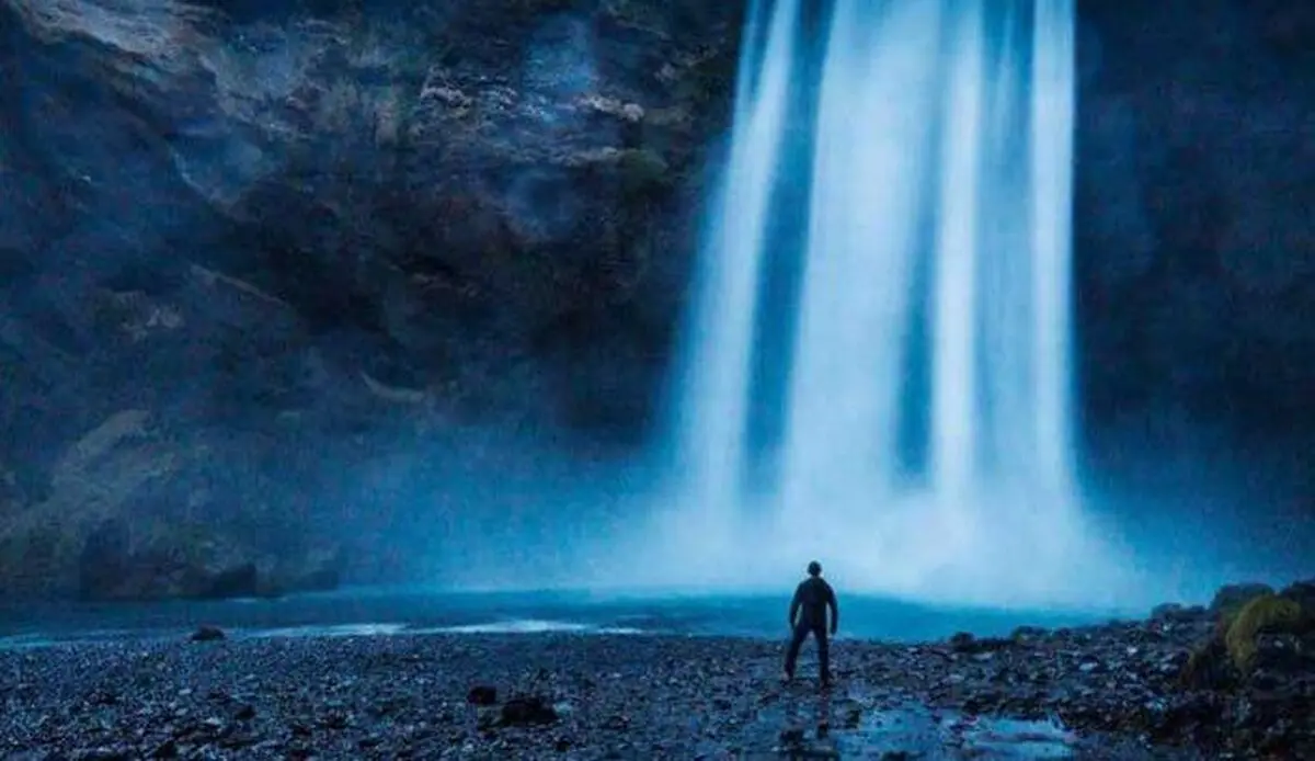 عکس زیبای نشنال جئوگرافیگ از آبشاری در ایسلند