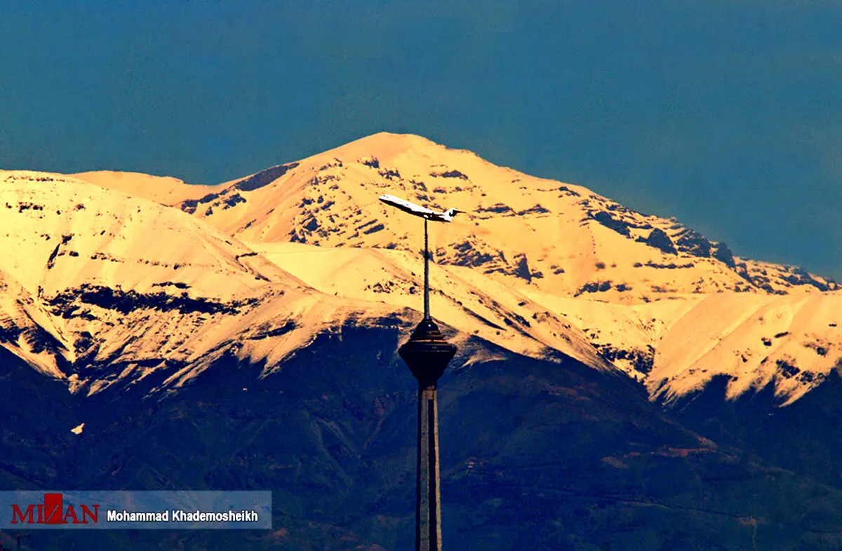 تصویری متفاوت از تهران و برج معروفش!
