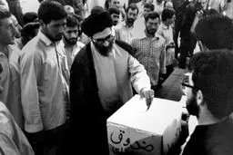 دور دوم ریاست‌ جمهوری آیت‌الله‌خامنه‌ای/تصاویر