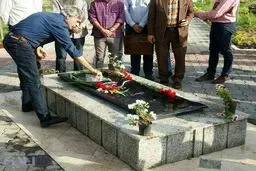 کیهان کلهر بر مزار استاد لطفی / عکس