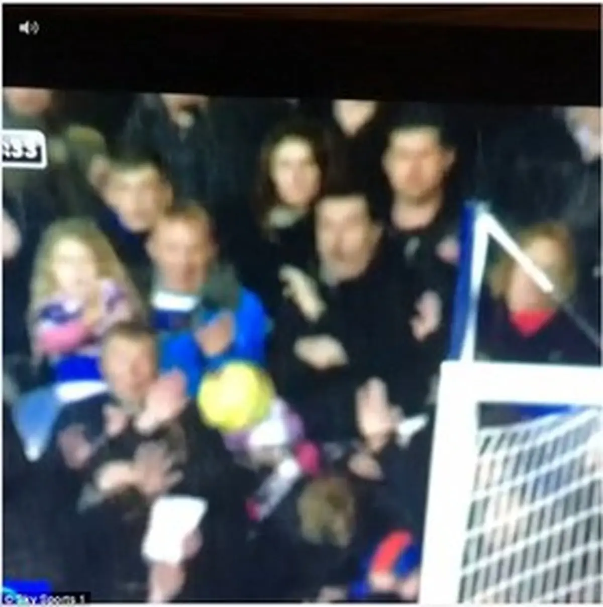 عذرخواهی یحیی توره از یک تماشاگر+عکس