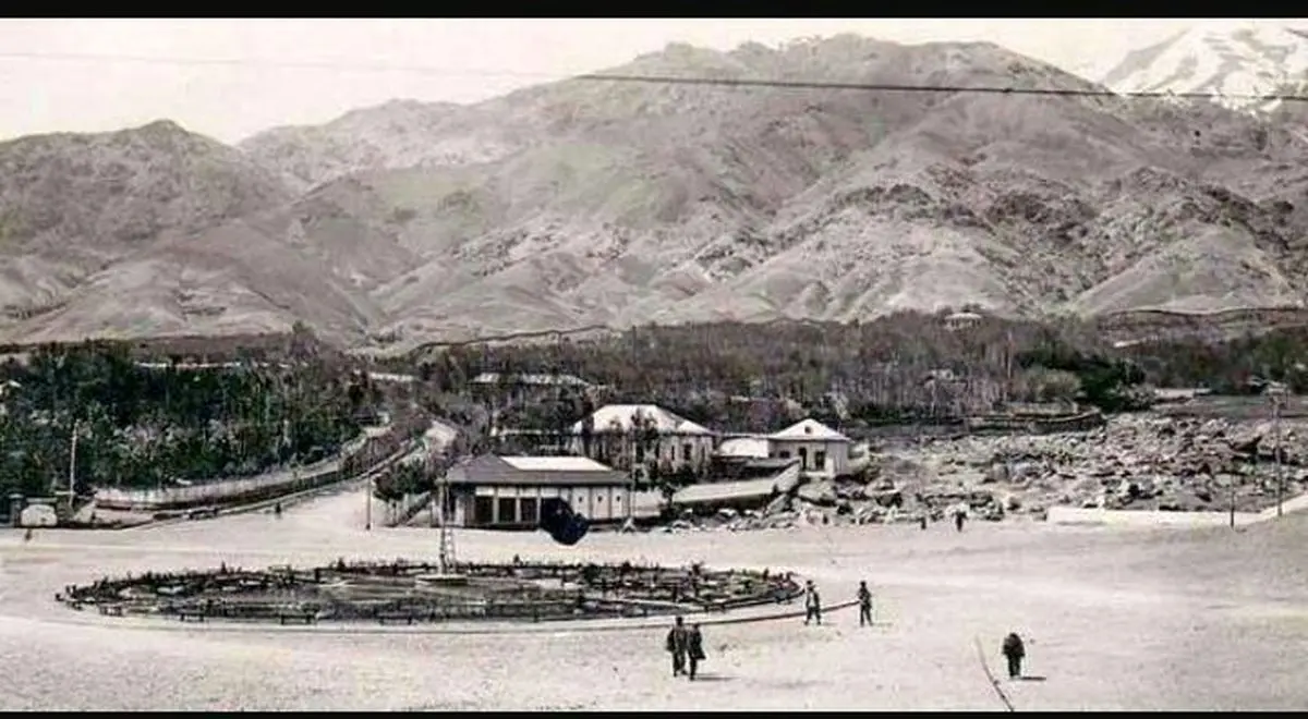 تصویری قدیمی از میدان تجریش در سال 1310