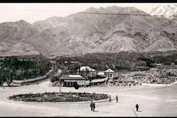 تصویری قدیمی از میدان تجریش در سال 1310