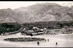 تصویری قدیمی از میدان تجریش در سال 1310