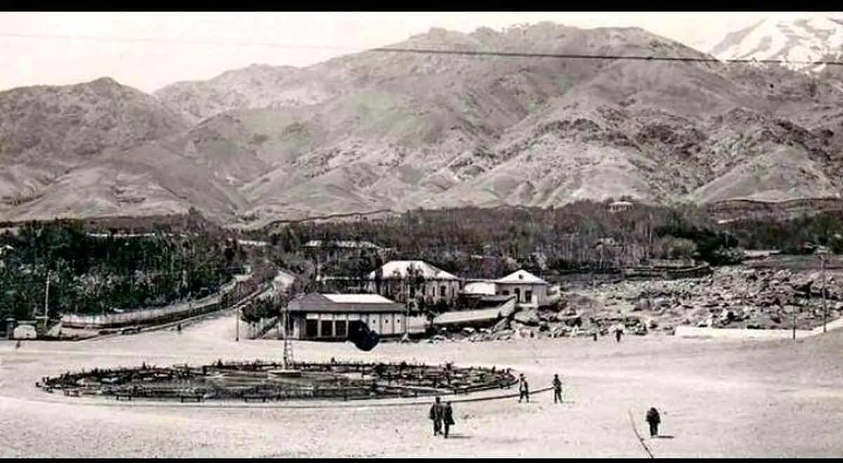 تصویری قدیمی از میدان تجریش در سال 1310
