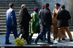 خبرنگاران به دنبال وزیر اطلاعات/ عکس