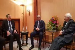 عكس: گفت‌وگوی وزیر دفاع لبنان با ظریف در مونیخ