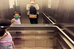 فاصله گذاری مهناز افشار و دخترش! + عکس