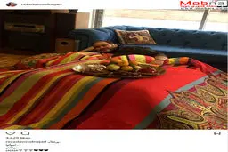 عکس یادگاری رضا داوودنژاد، زیر کُرسی/ عکس