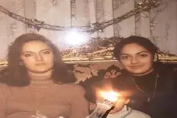 عکس قدیمی از مهناز افشار در کنار خواهرش
