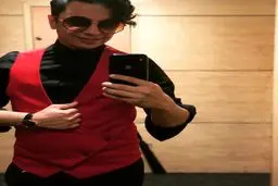 سلفی خواننده خوش صدا در قرنطینه خانگی