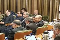 قالیباف در جلسه شورای شهر/عکس