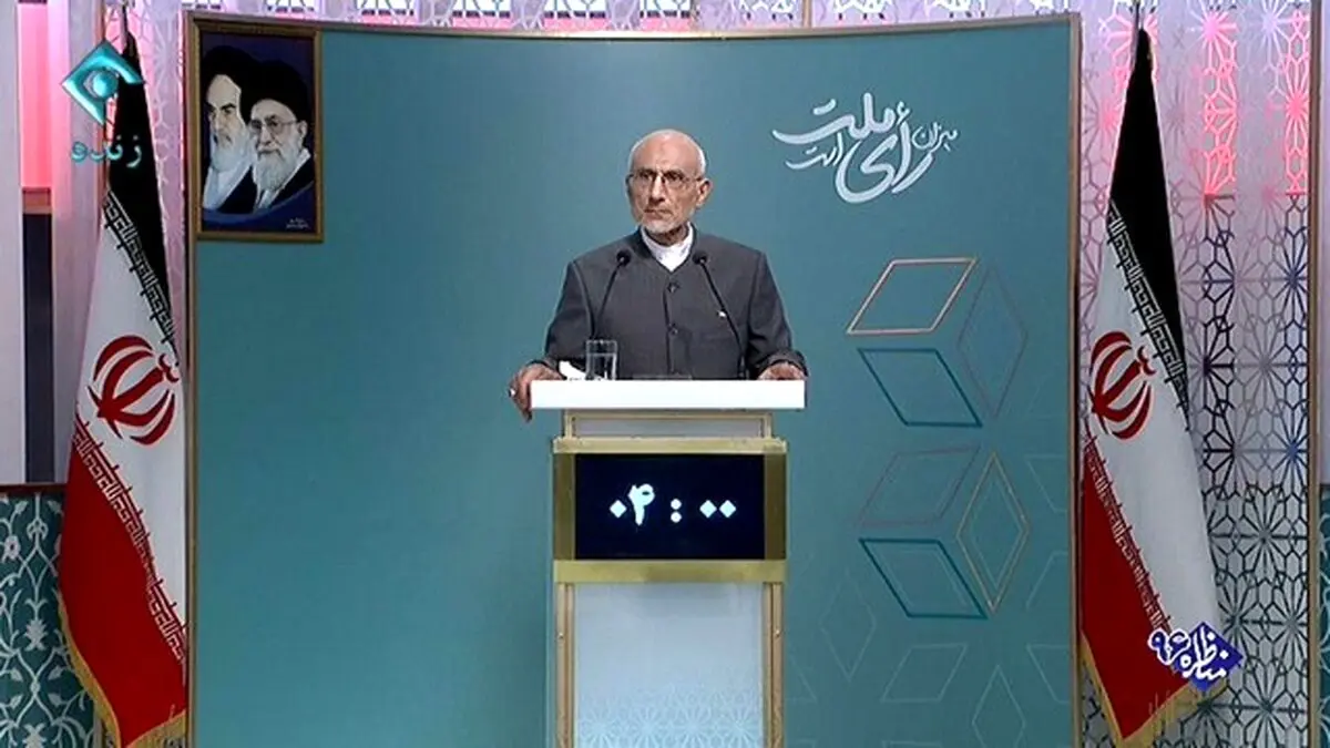 میرسلیم در پشت تریبون مناظره/عکس